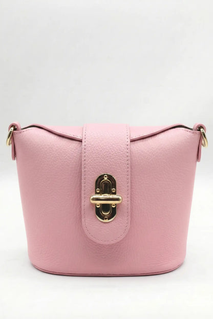 Bolso bandolera pequeño rosa de primavera con cierre metálico dorado, estilo casual
