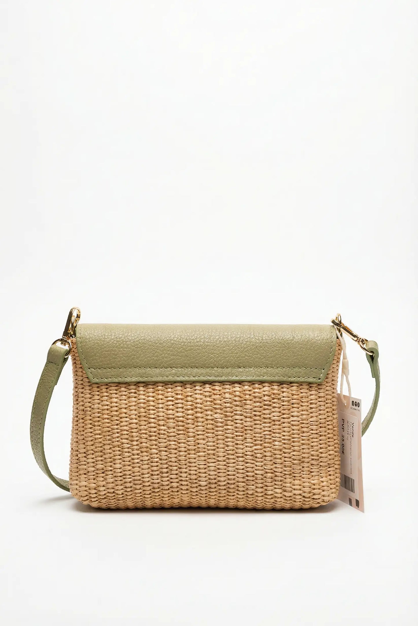 Bolso bandolera pequeño de rafia con solapa y correa de piel verde, estilo casual