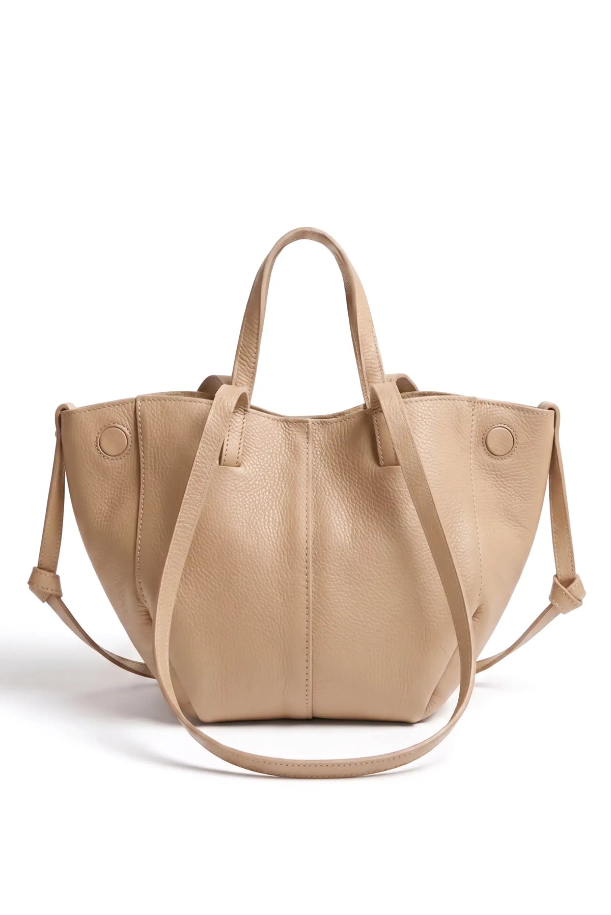 Bolso de mano y bandolera de piel en color beige arena