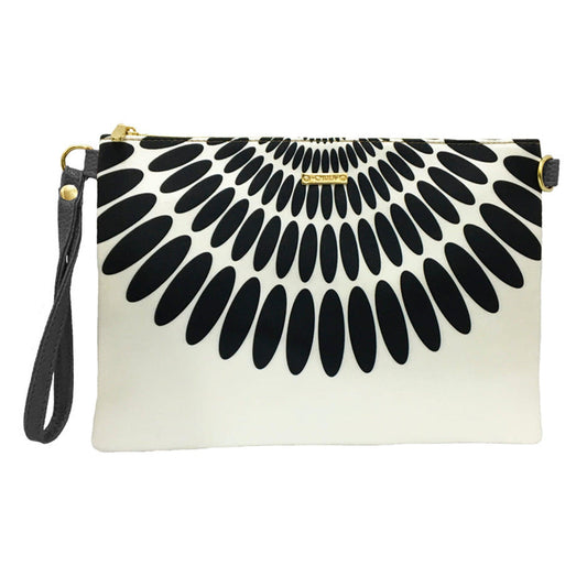 Bolso de Mano y Bandolera Pequeño Clutch Pétalos negros | CHULA Tulum - CHULA Tulum