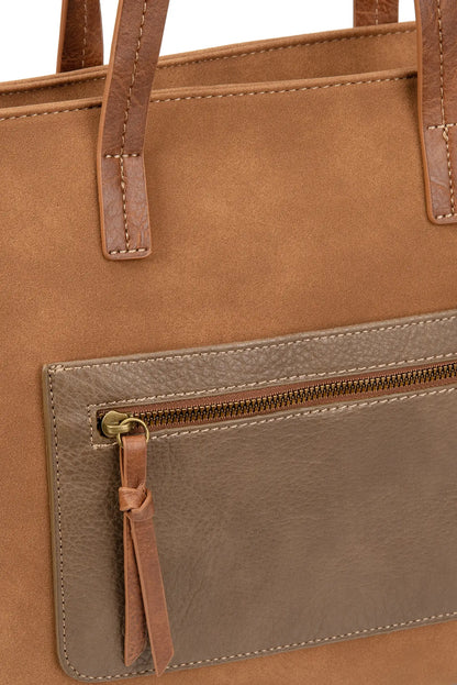 Bolso de mujer en tonos marrones con bolsillo exterior de cremallera y detalles en cuero