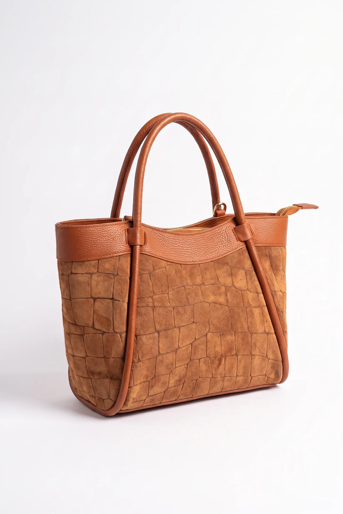 Bolso de mujer CHICA del Sur en ante marrón camel con efecto cocodrilo y asas cortas.
