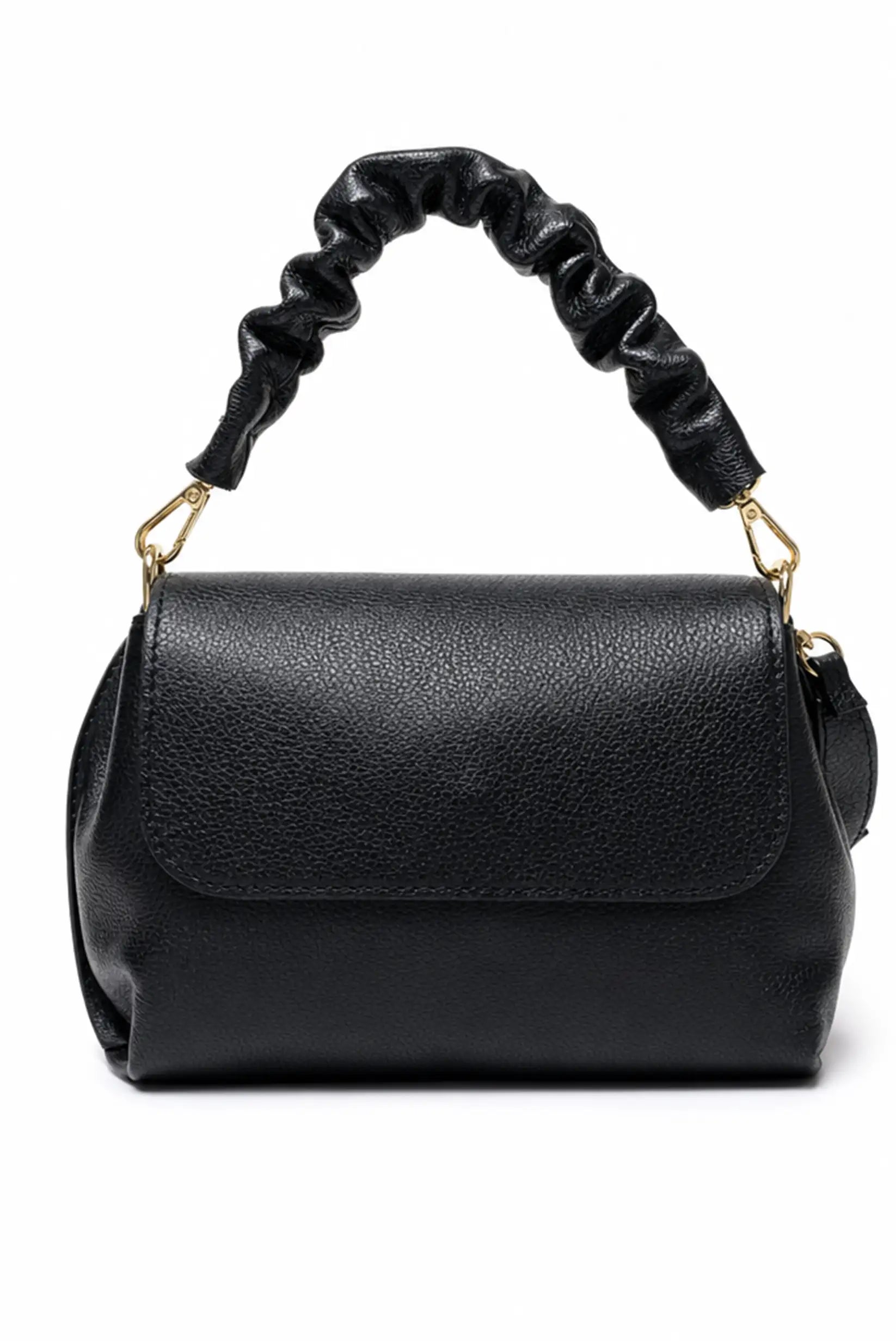 Bolso de mano negro de piel granulada con asa fruncida y detalles dorados