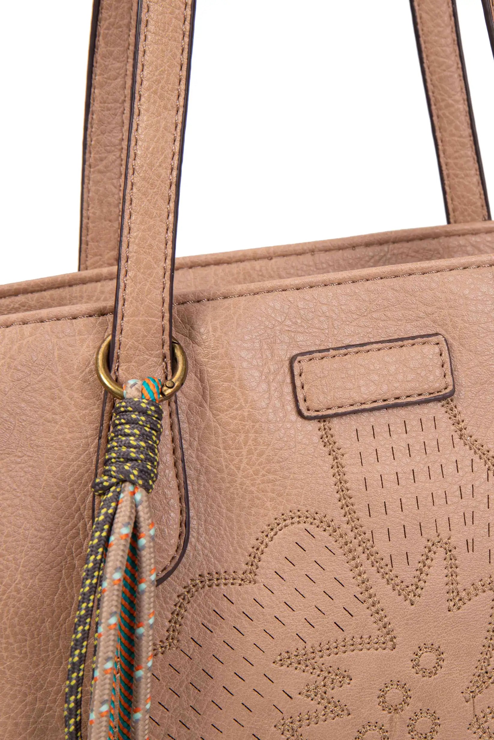 Bolso de mujer marrón con detalles bordados y cordón colorido, ideal para moda femenina y complementos