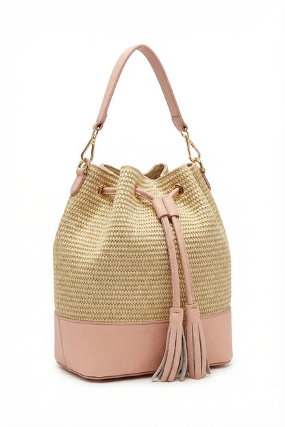 Bolso saco de rafia para mujer con detalles de piel rosa y asa corta, estilo casual