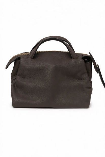 Bolso de mano de piel gris oscuro con asa superior y cierre de cremallera