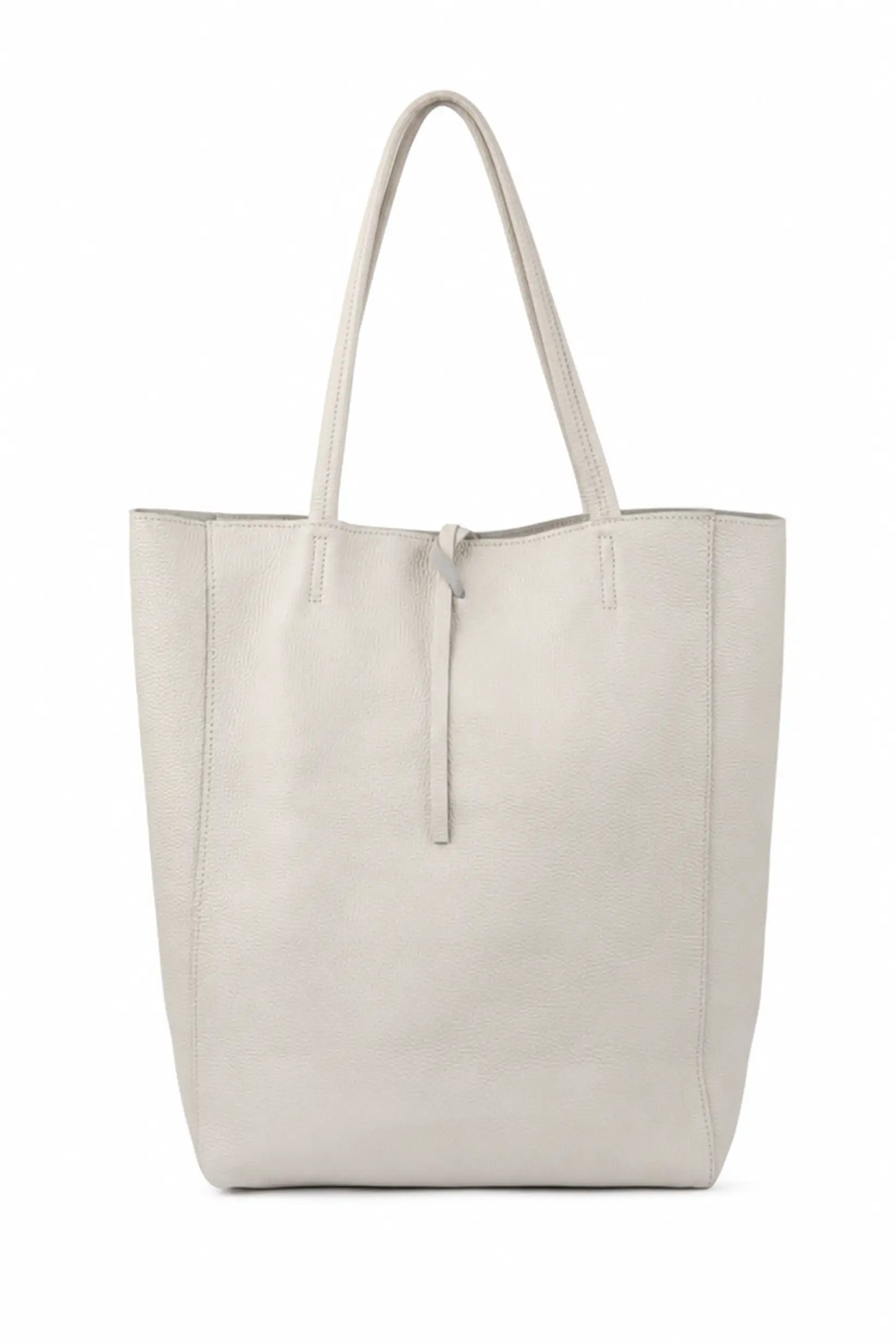 Bolso tote de piel en color blanco hueso con asas largas y diseño minimalista