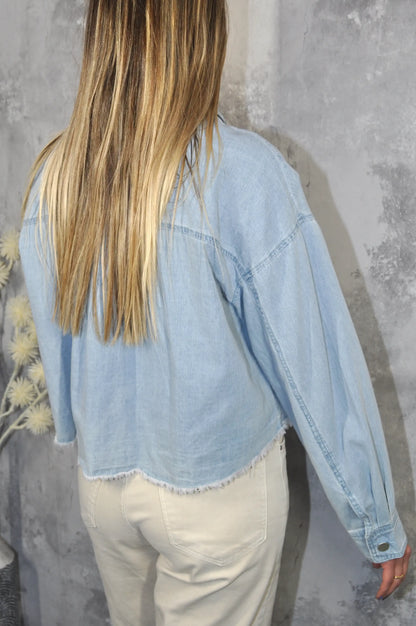 Camisa Denim Azul Corta Mujer Estilo Deshilachado Casual Moderna - CHICA del Sur