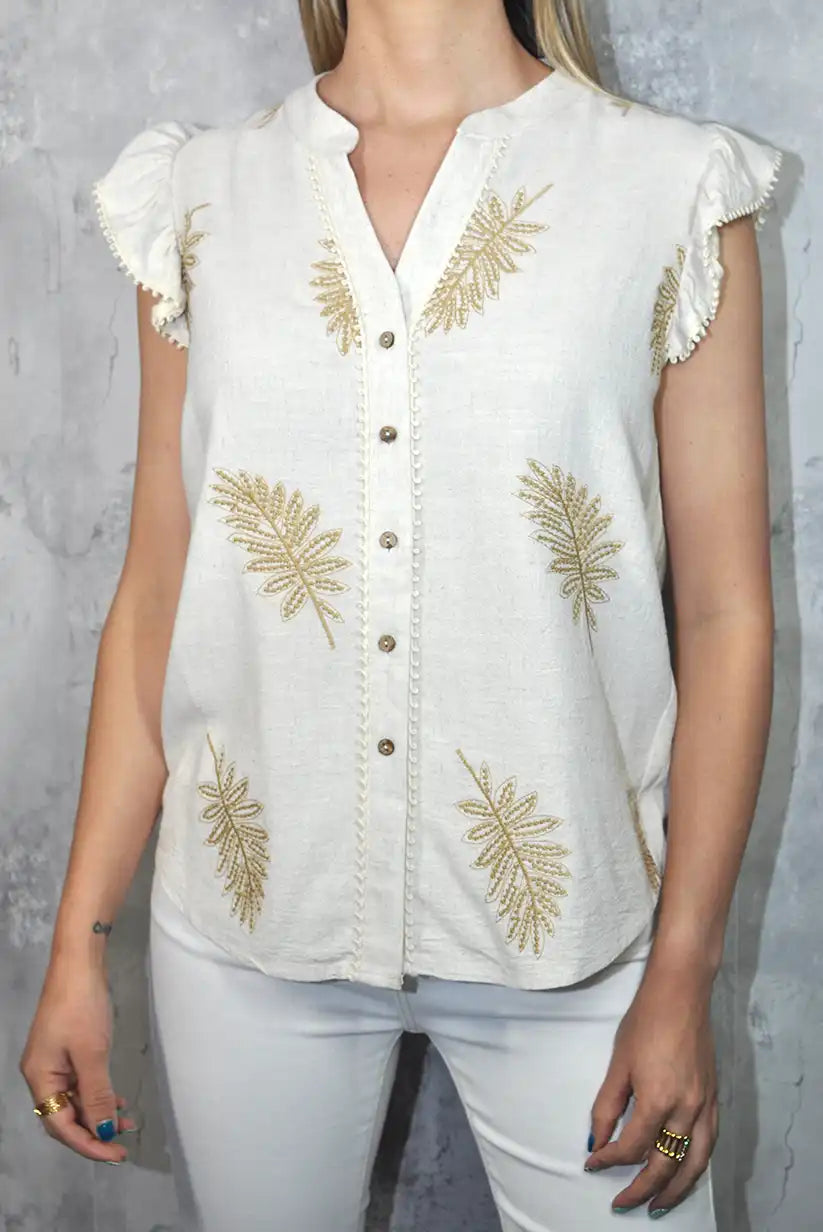 Camisa beige mujer con bordado camel – Manga corta y detalle rizado | CHICA del Sur - CHICA del Sur