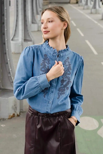 Camisa Mujer Denim Manga Larga con Bordados Florales Elegante - CHICA del Sur