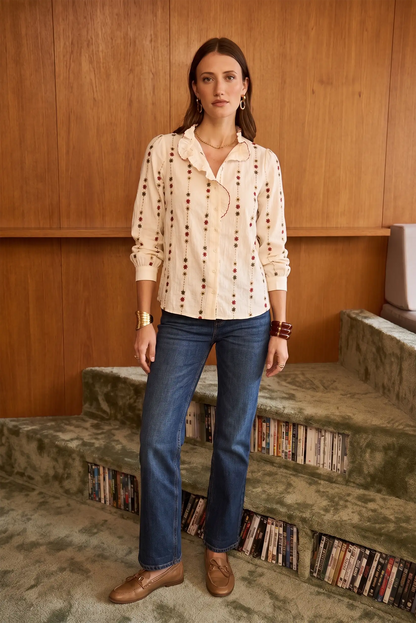 Blusa bordada con flores y jeans azules para mujer, estilo casual chic