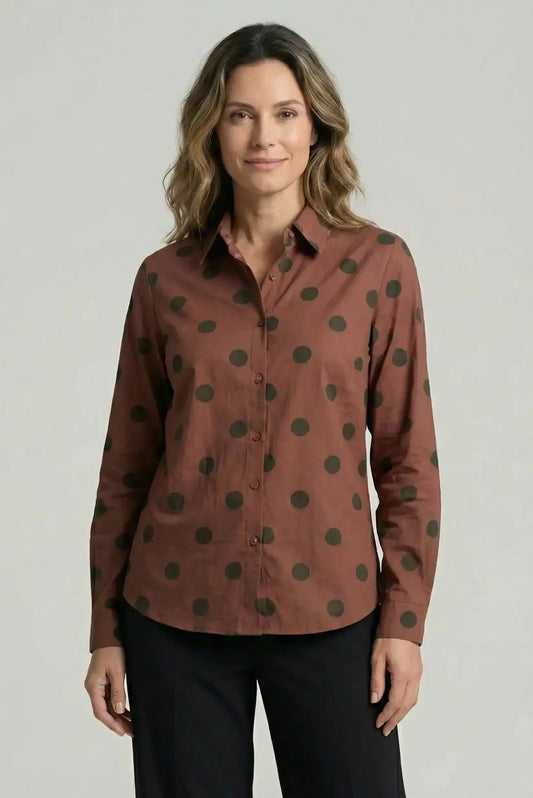 Camisa mujer marrón de manga larga con lunares negros, moda casual CHICA del Sur