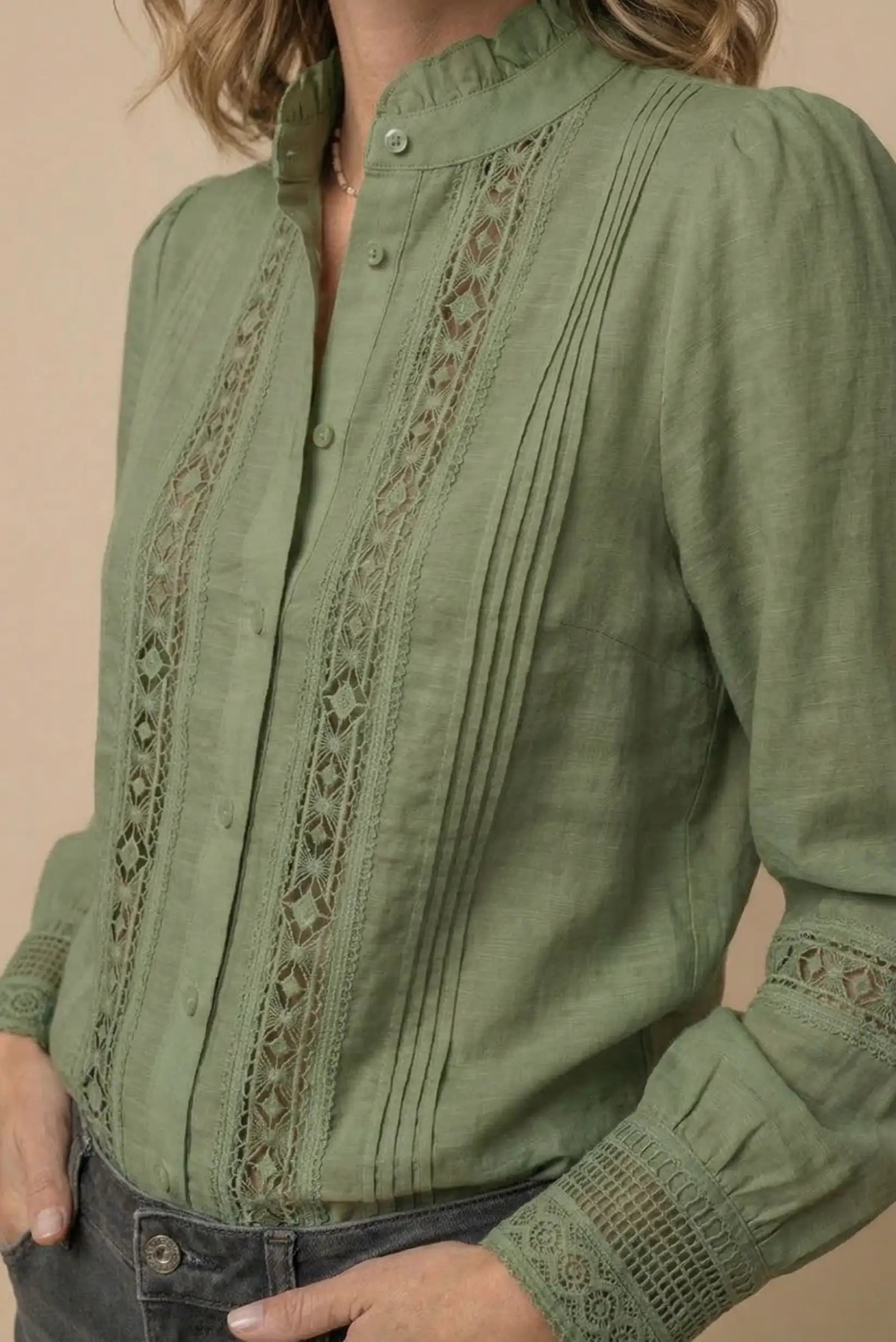Camisa verde de mujer manga larga con encaje y bordado, estilo casual primaveral
