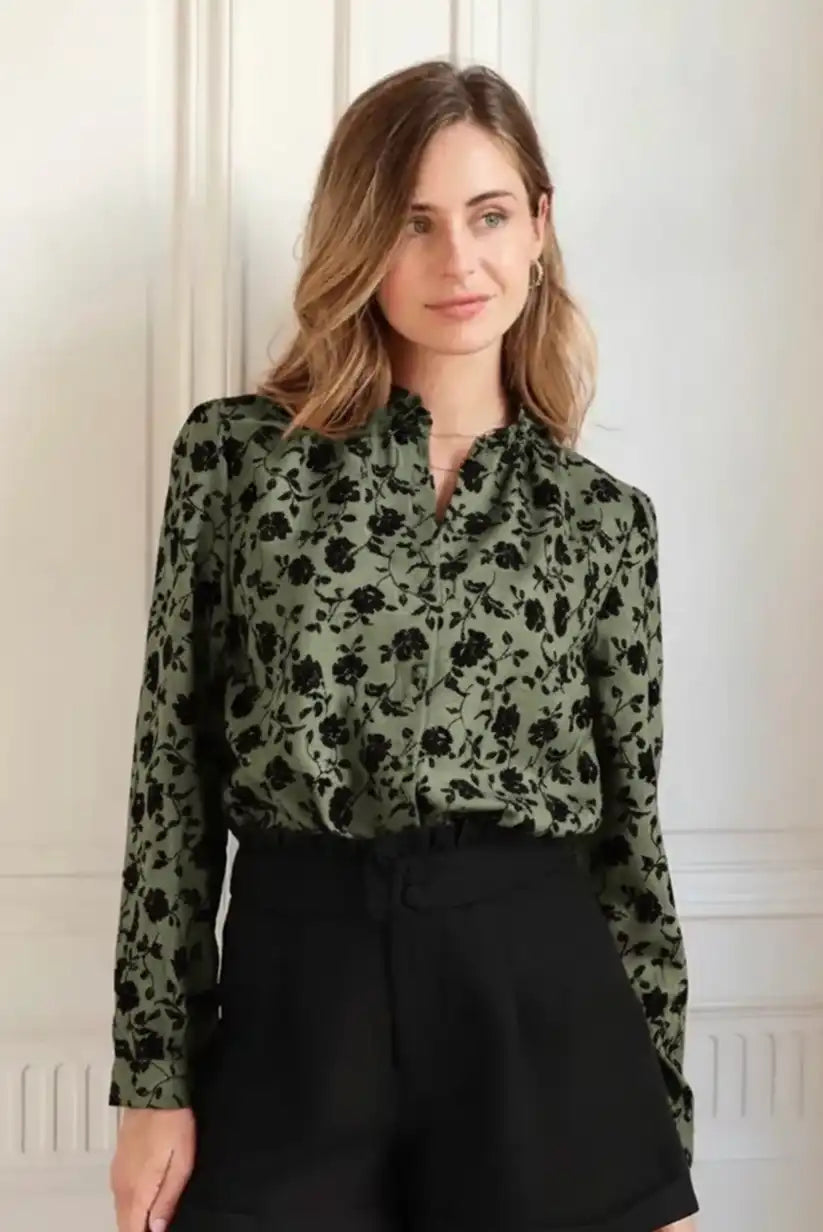 Camisa Verde Oliva Mujer Bordado Floral Negro Elegante Satinada - CHICA del Sur
