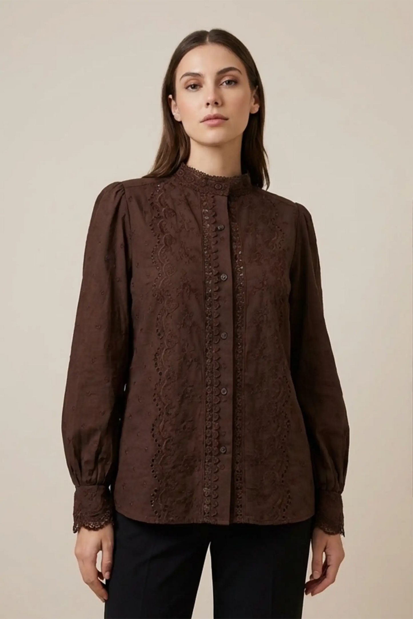 Camisa de mujer marrón chocolate con bordados, moda femenina casual CHICA del Sur
