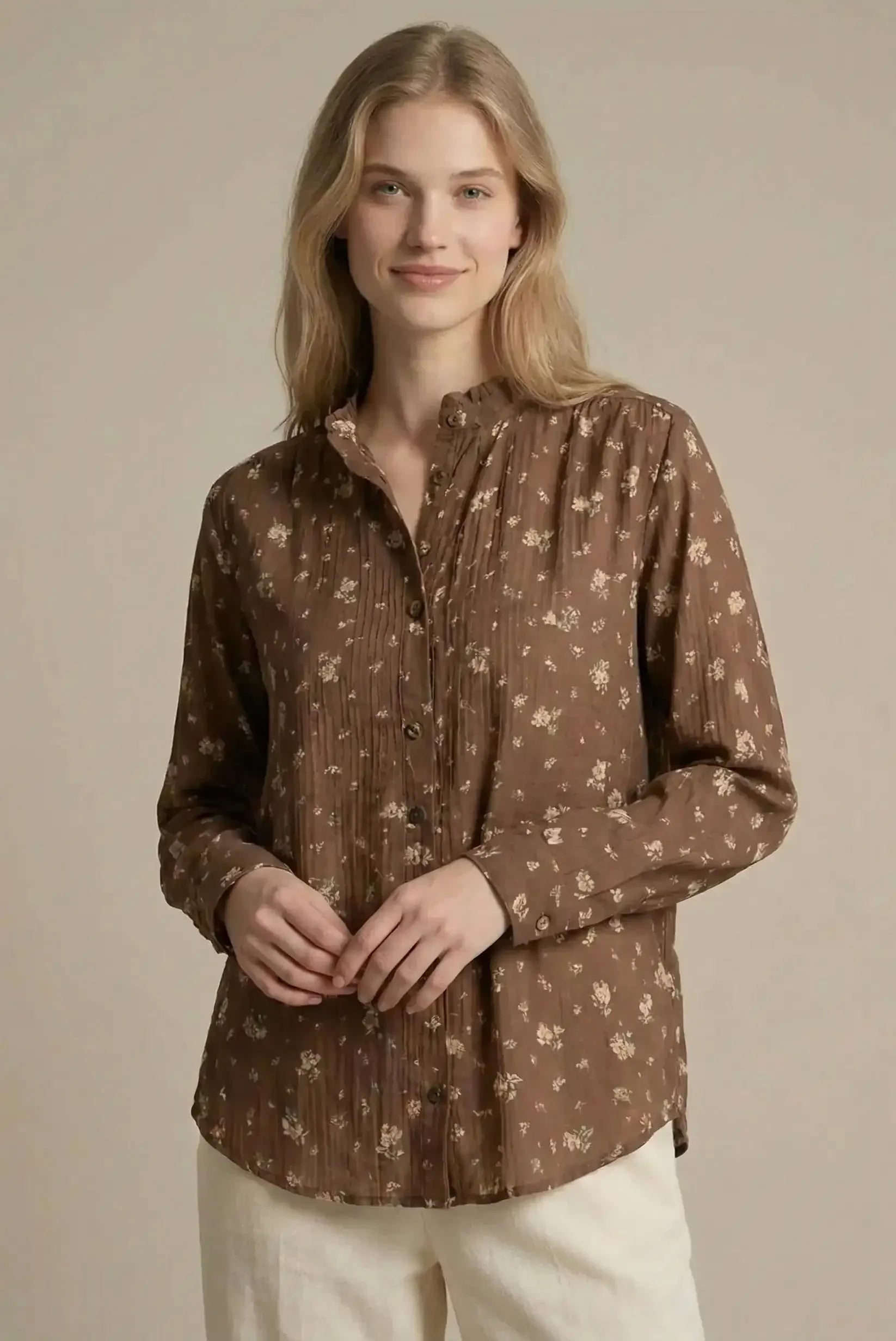 Camisa marrón chocolate de mujer con bordados florales, estilo casual CHICA del Sur