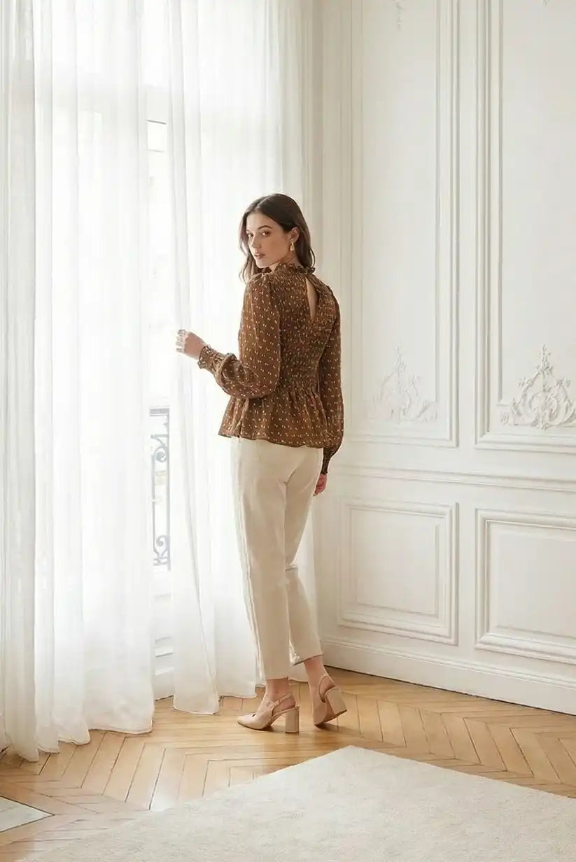 Blusa mujer manga larga fruncida marrón con vuelo - CHICA del Sur