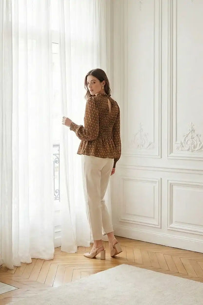 Blusa mujer manga larga fruncida marrón con vuelo - CHICA del Sur