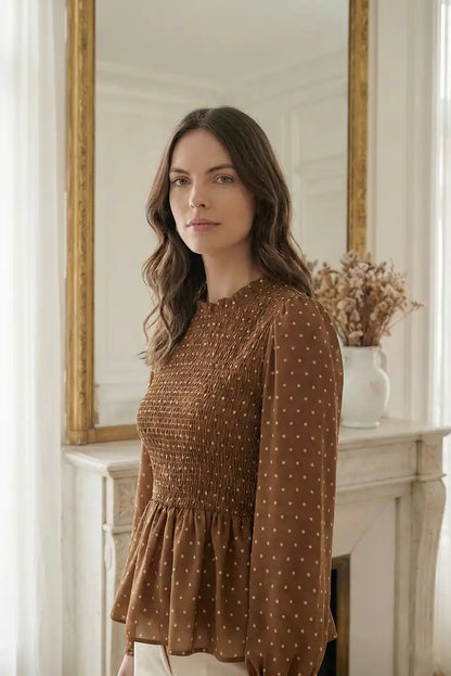 Blusa mujer manga larga fruncida marrón con vuelo - CHICA del Sur