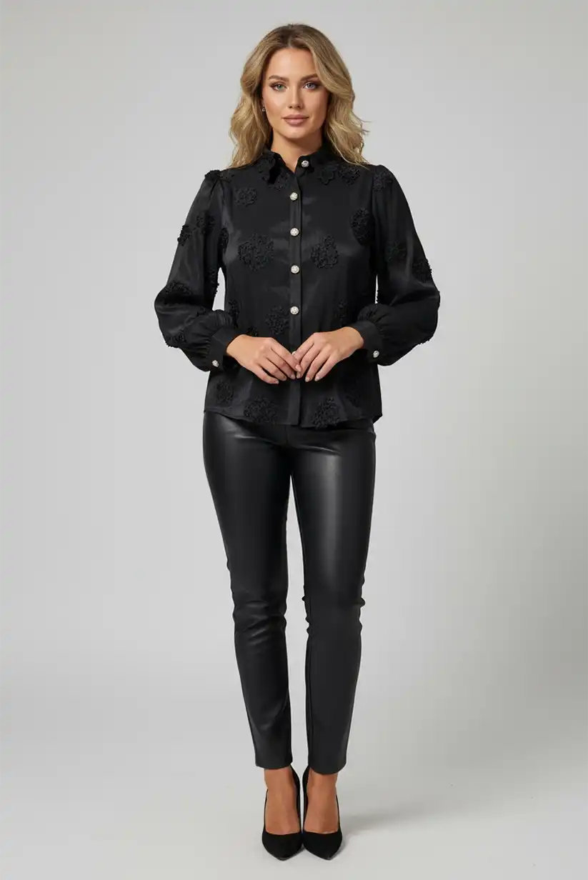 Camisa mujer negra con bordados florales - CHICA del Sur