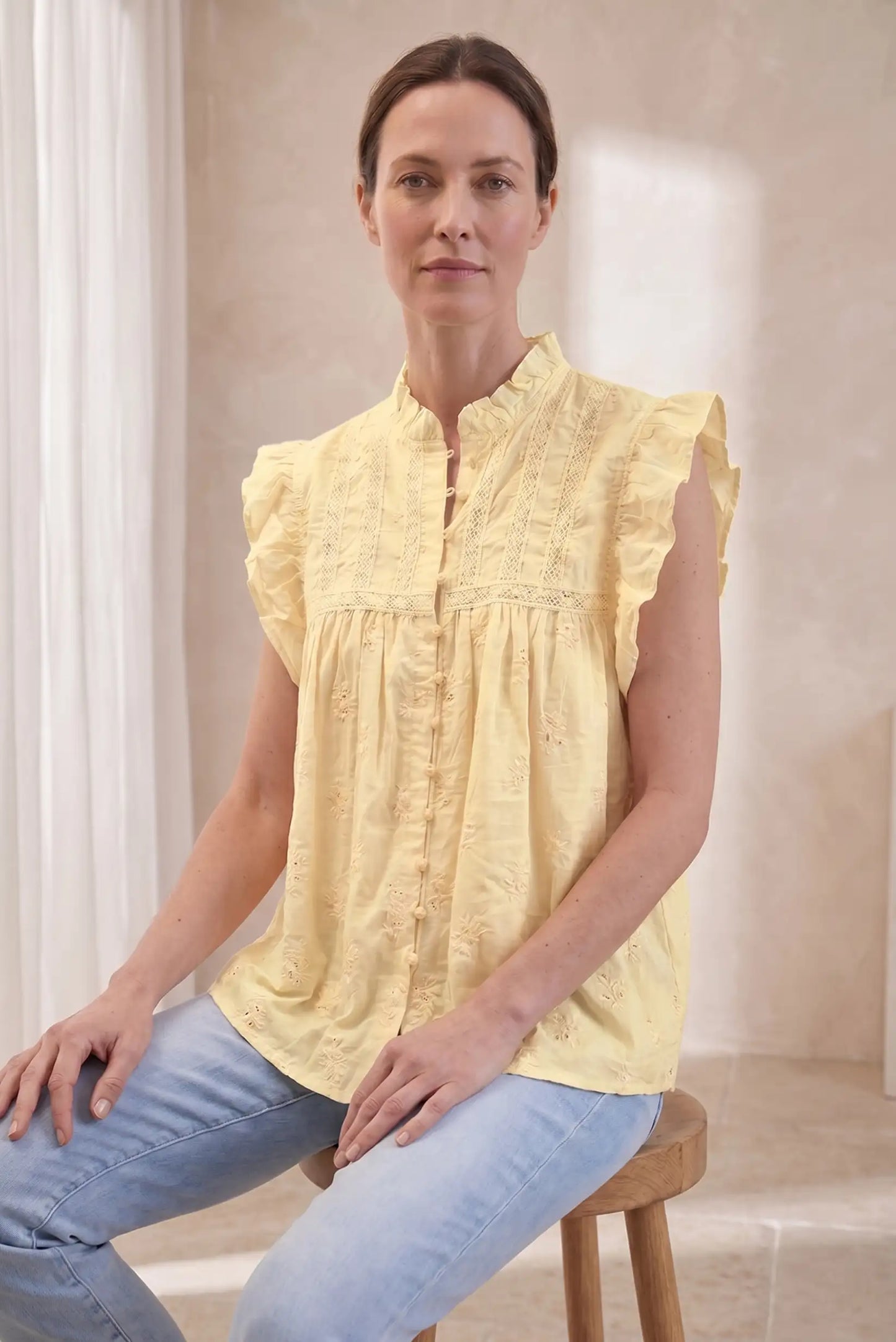 Camisa Mujer Amarillo Claro Bordada Volantes