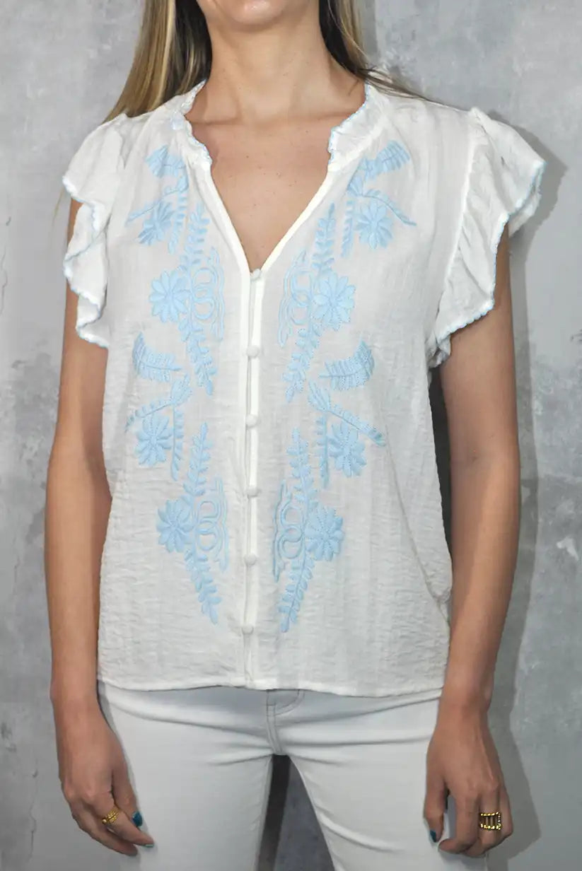 Camisa blanca con bordado azul celeste – Estilo boho femenino - CHICA del Sur
