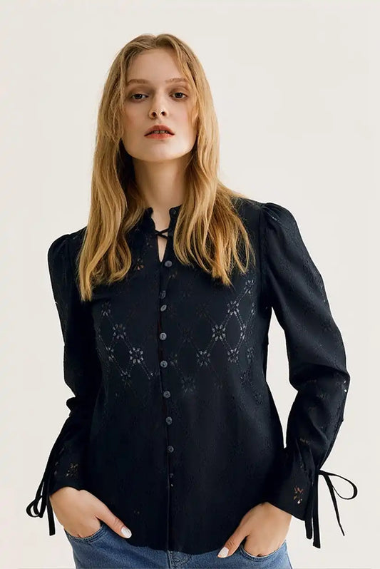 Camisa Negra Bordada Mujer con Lazos en Mangas Elegante y Versátil - CHICA del Sur
