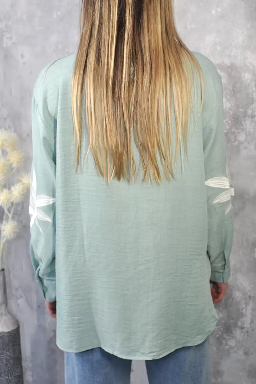 Camisa Verde Mujer con Bordado de Palmeras | Primavera 2025 - CHICA del Sur