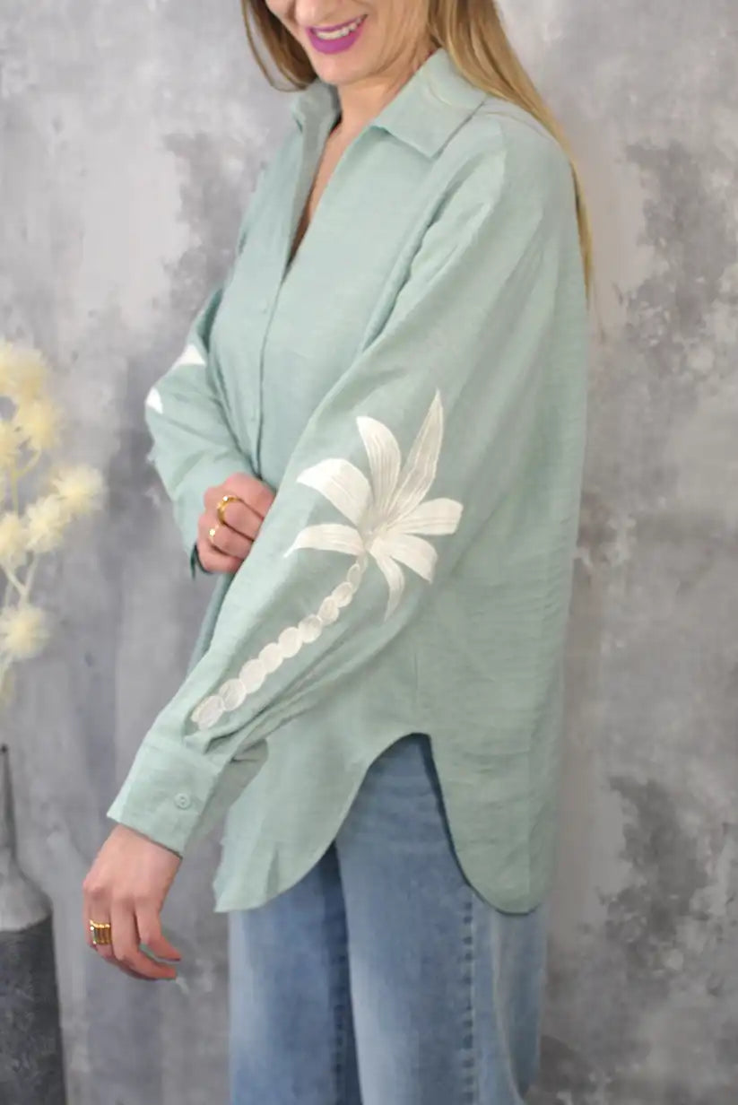 Camisa Verde Mujer con Bordado de Palmeras | Primavera 2025 - CHICA del Sur