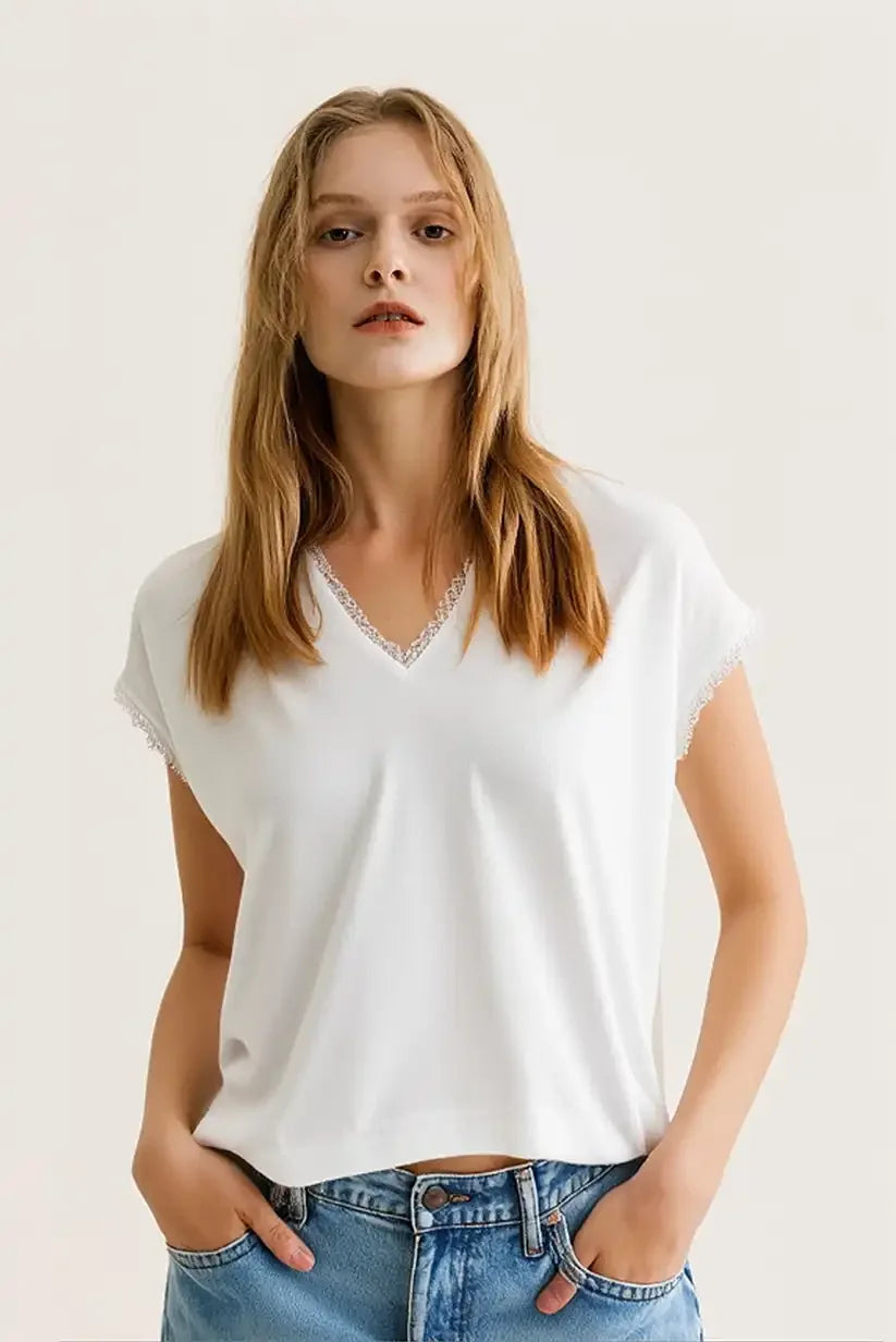 Camisa manga corta blanca mujer cuello pico detalle cuello bordado - CHICA del Sur