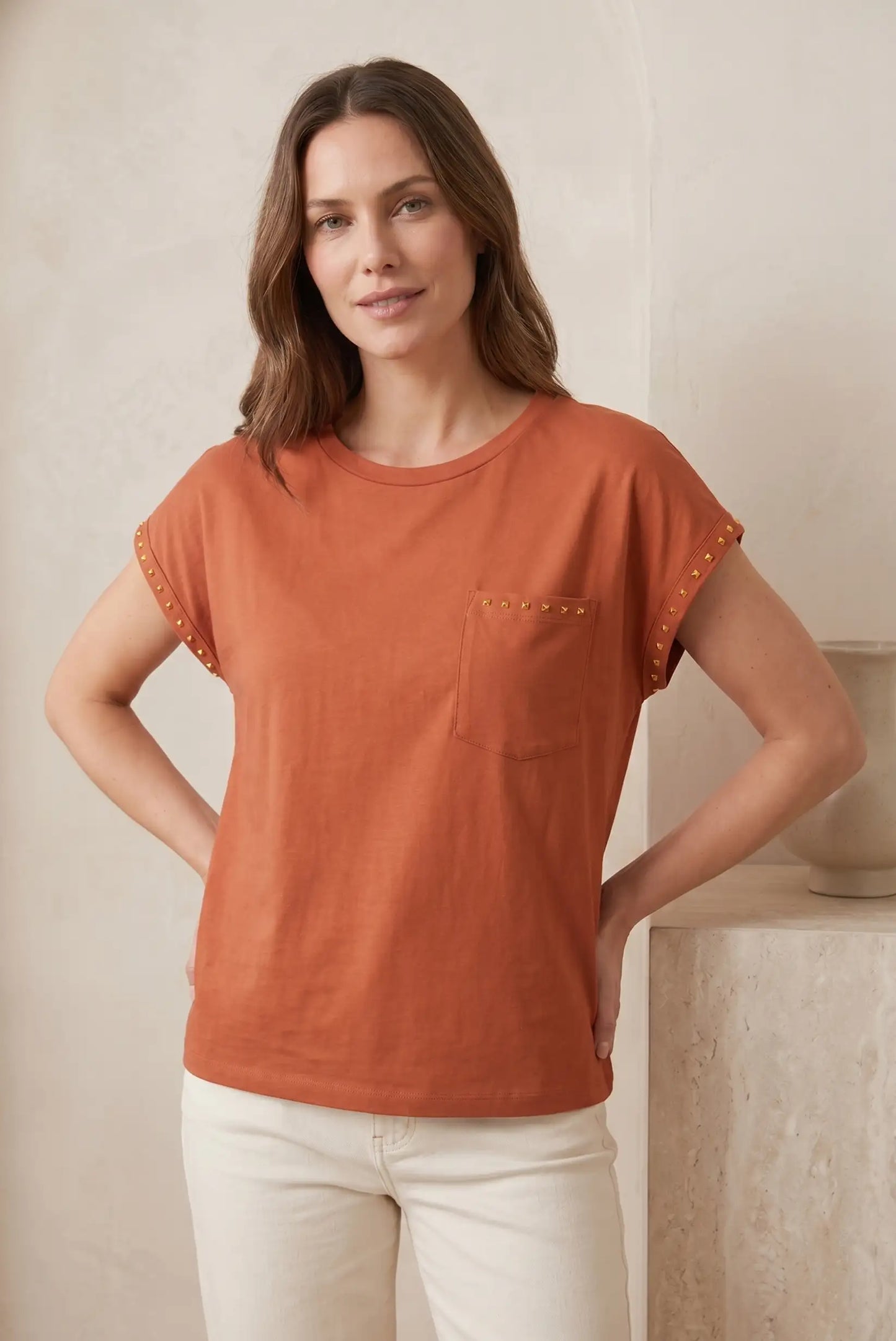 Camiseta Básica para Mujer con Tachas Decorativas