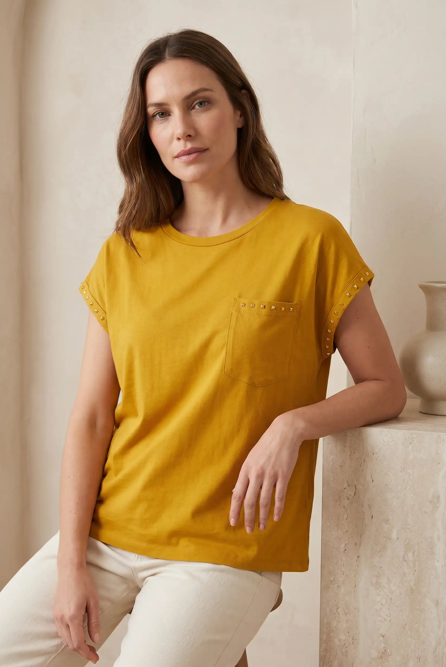Camiseta Básica para Mujer con Tachas Decorativas