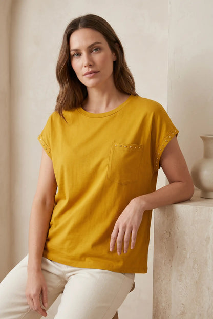 Camiseta Básica para Mujer con Tachas Decorativas