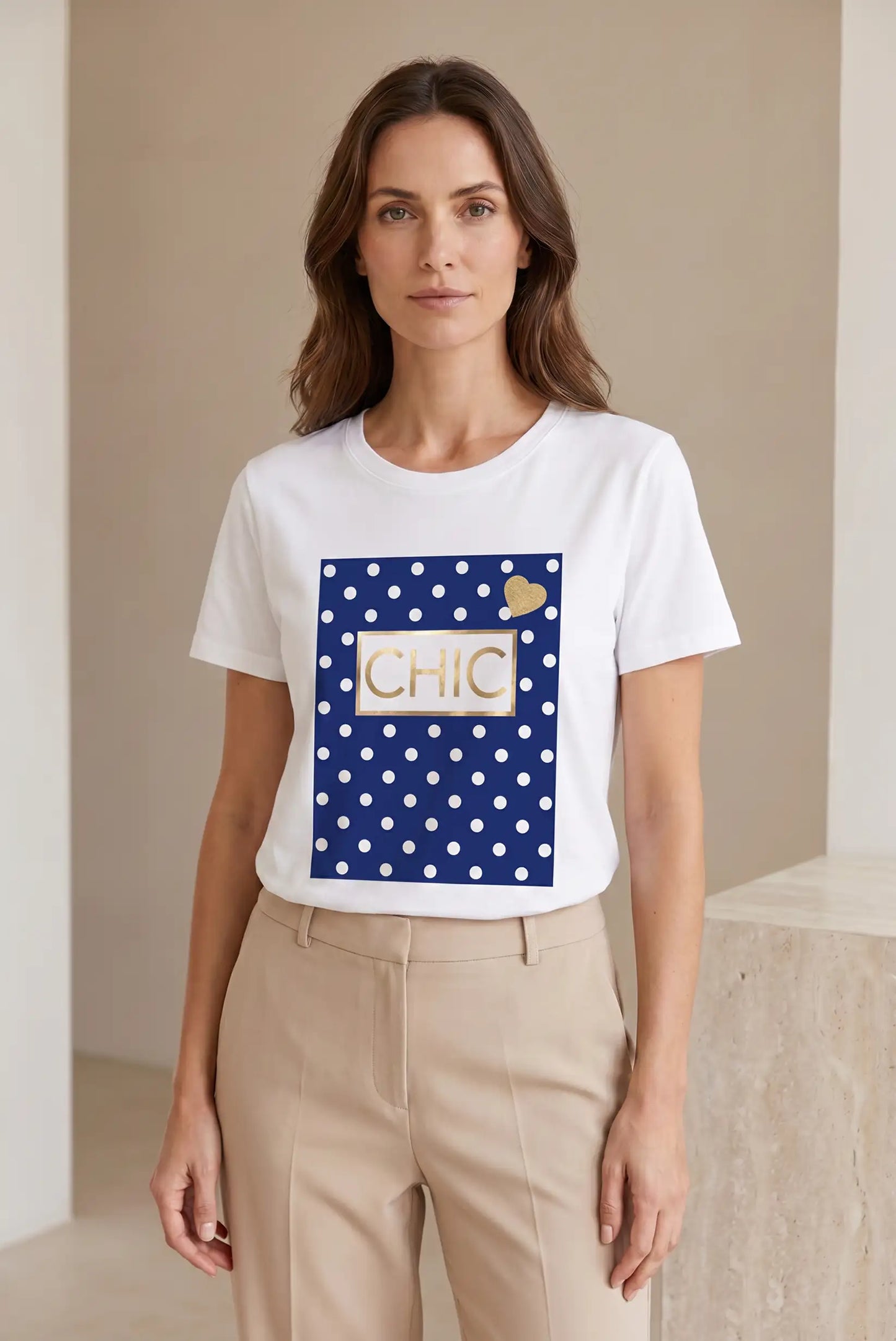 Camiseta Blanca Mujer Estampado CHIC Azul con Topos Dorados