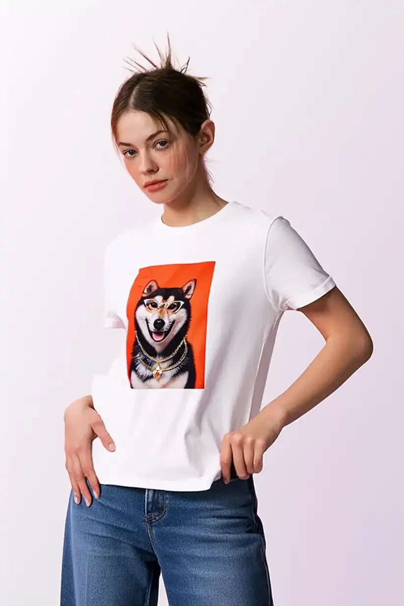 Camiseta Mujer Shiba Inu con Gafas de Sol | Estampado Divertido Primavera 2025 - CHICA del Sur