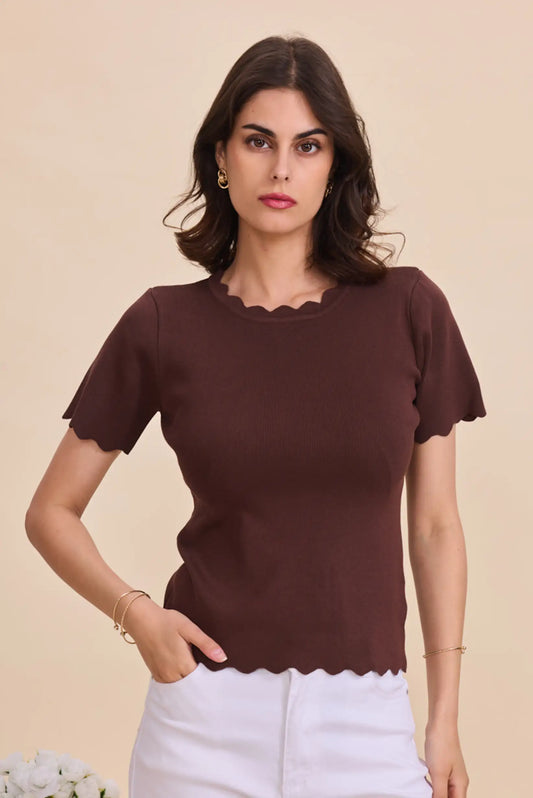 Top mujer Manga Corta Ondulada Marrón Chocolate