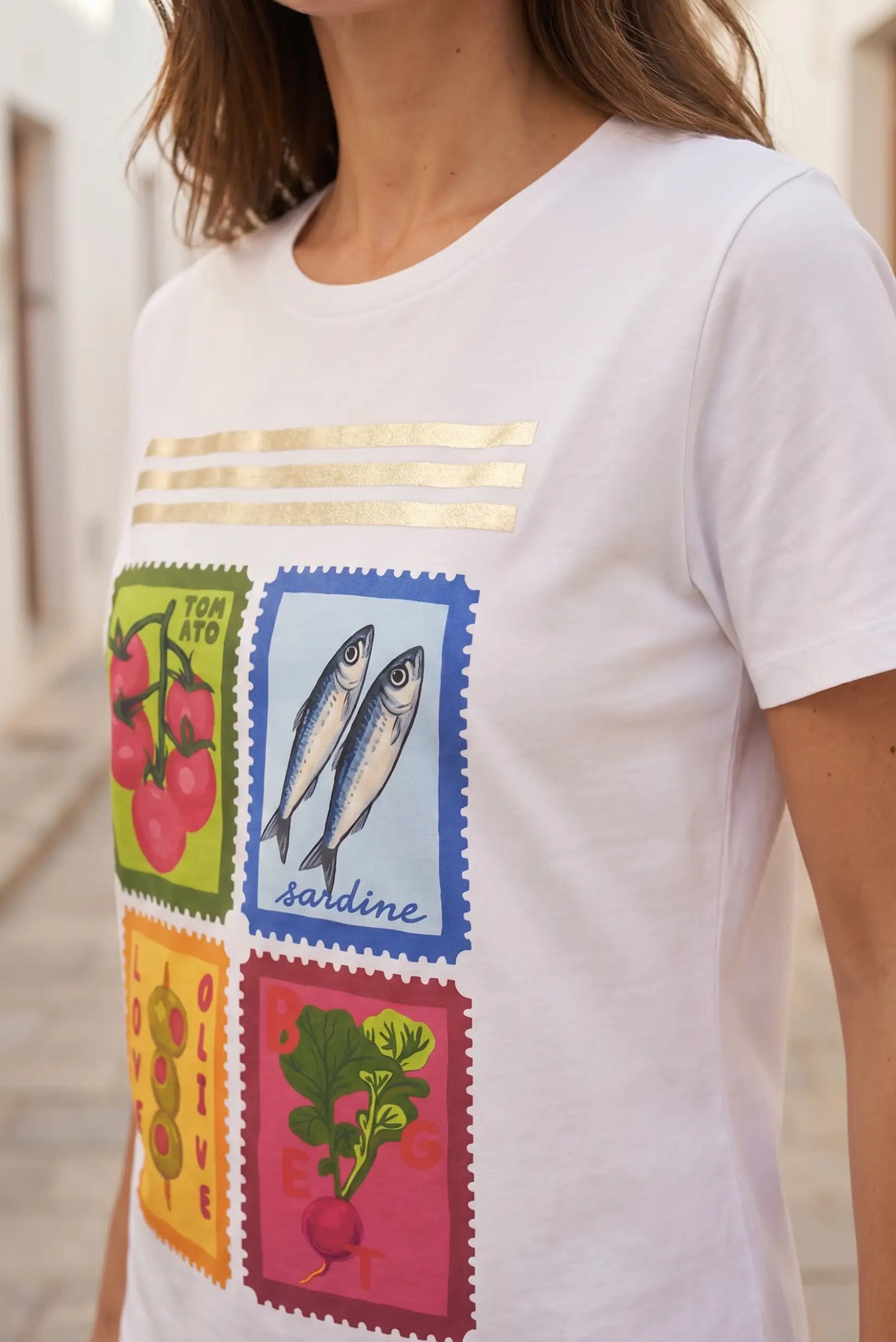 Camiseta Blanca de Mujer con Estampado de Sardinas y Tomates Vintage