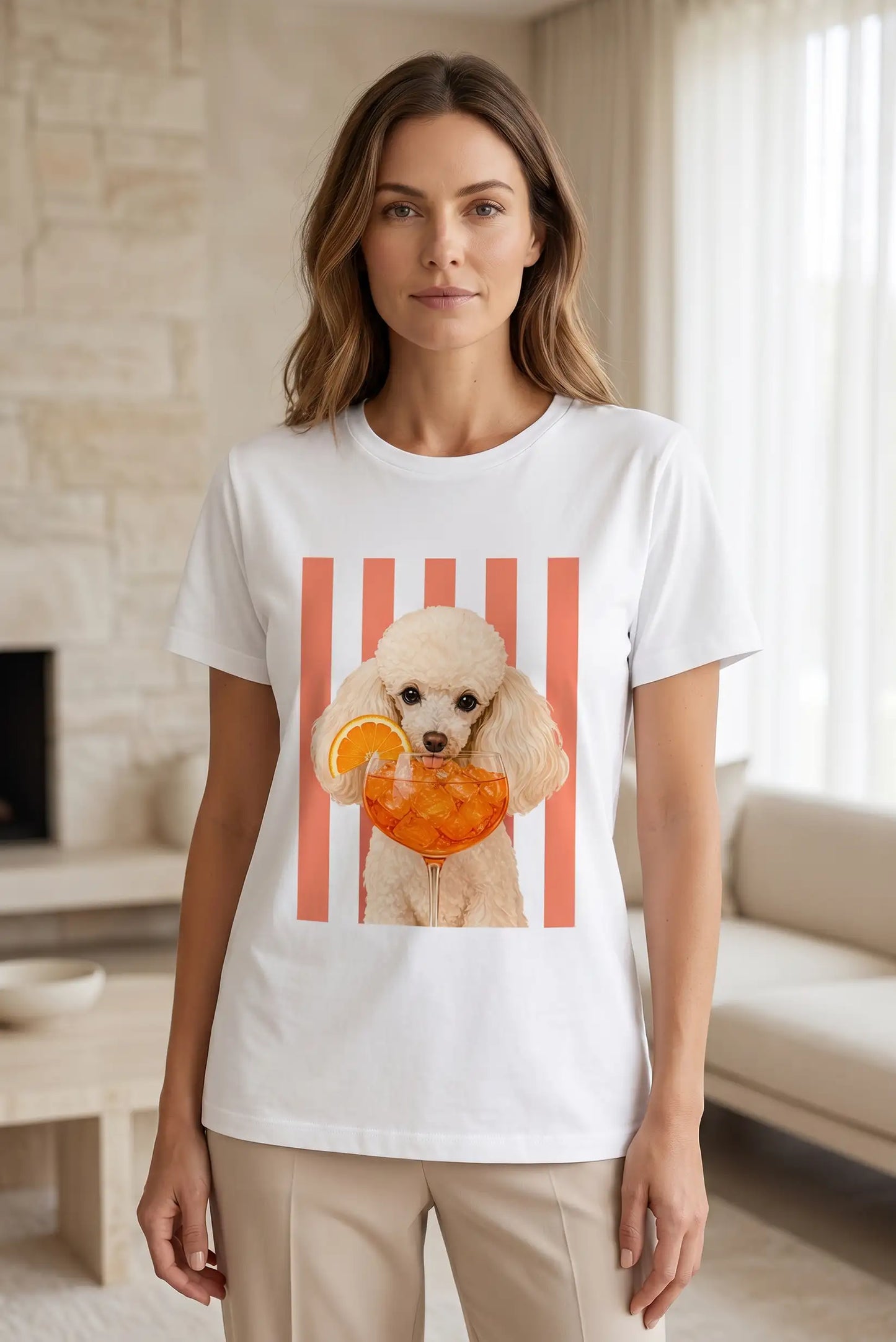 Camiseta Blanca Mujer Estampado Caniche con Cóctel Naranja