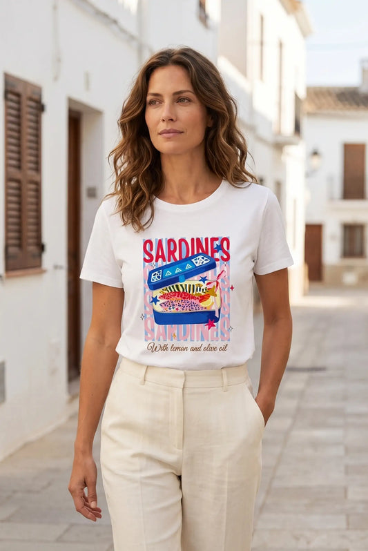 Camiseta Blanca de Mujer con Estampado de Lata de Sardinas Azul