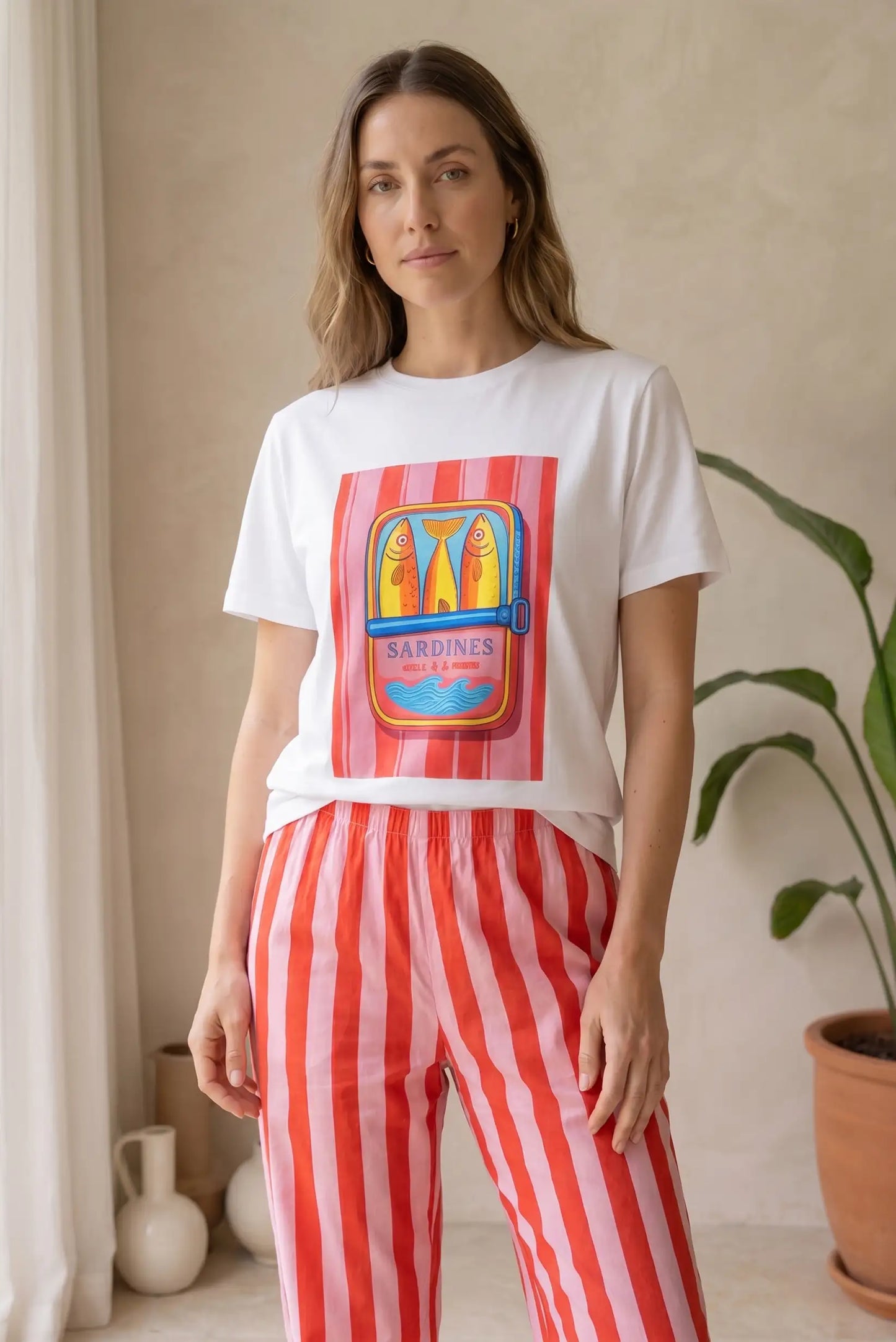 Camiseta Blanca Mujer Estampado Sardinas Rosa Estilo Mediterráneo