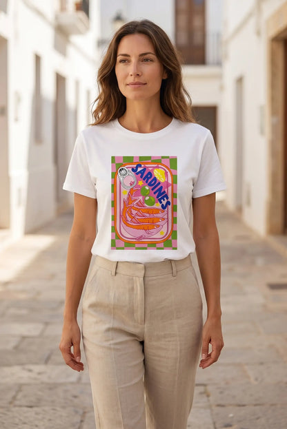 Camiseta Blanca de Mujer con Estampado de Lata de Sardinas Verde y Rosa