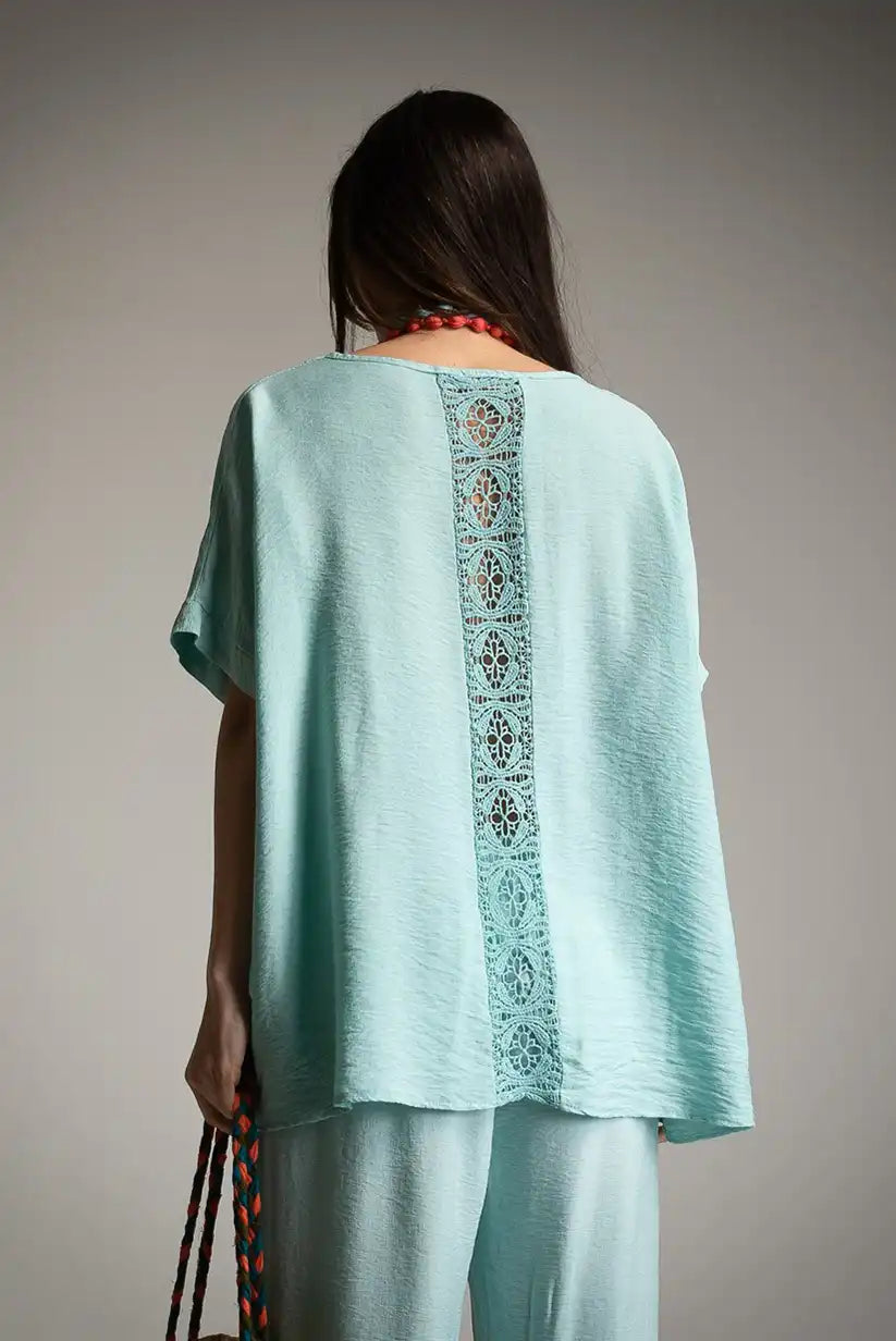 Camiseta oversize turquesa con puntilla espalda - CHICA del Sur