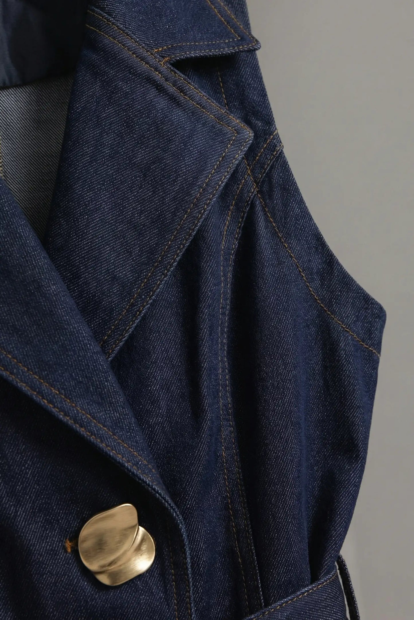 Chaleco vaquero mujer denim azul oscuro con botón dorado, moda casual CHICA del Sur