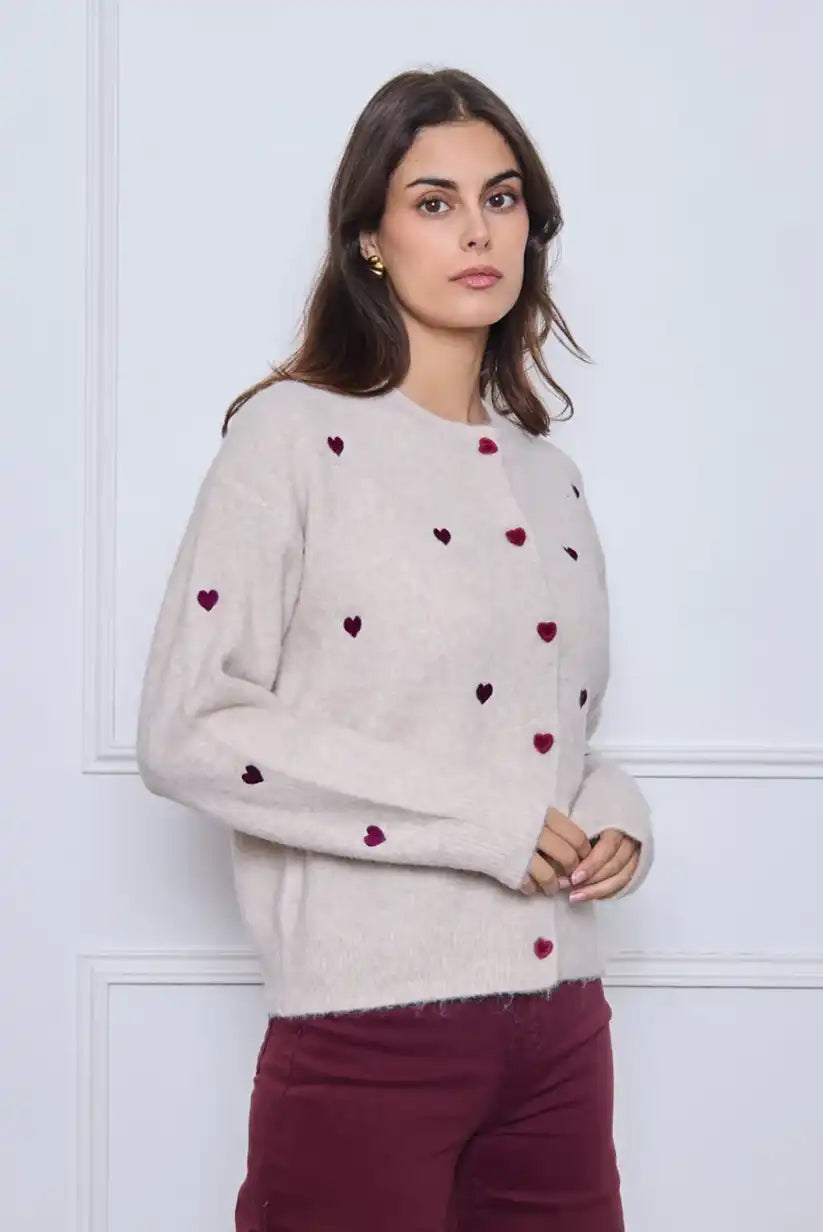 Chaqueta mujer cardigan beige con corazones bordados burdeos - CHICA del Sur