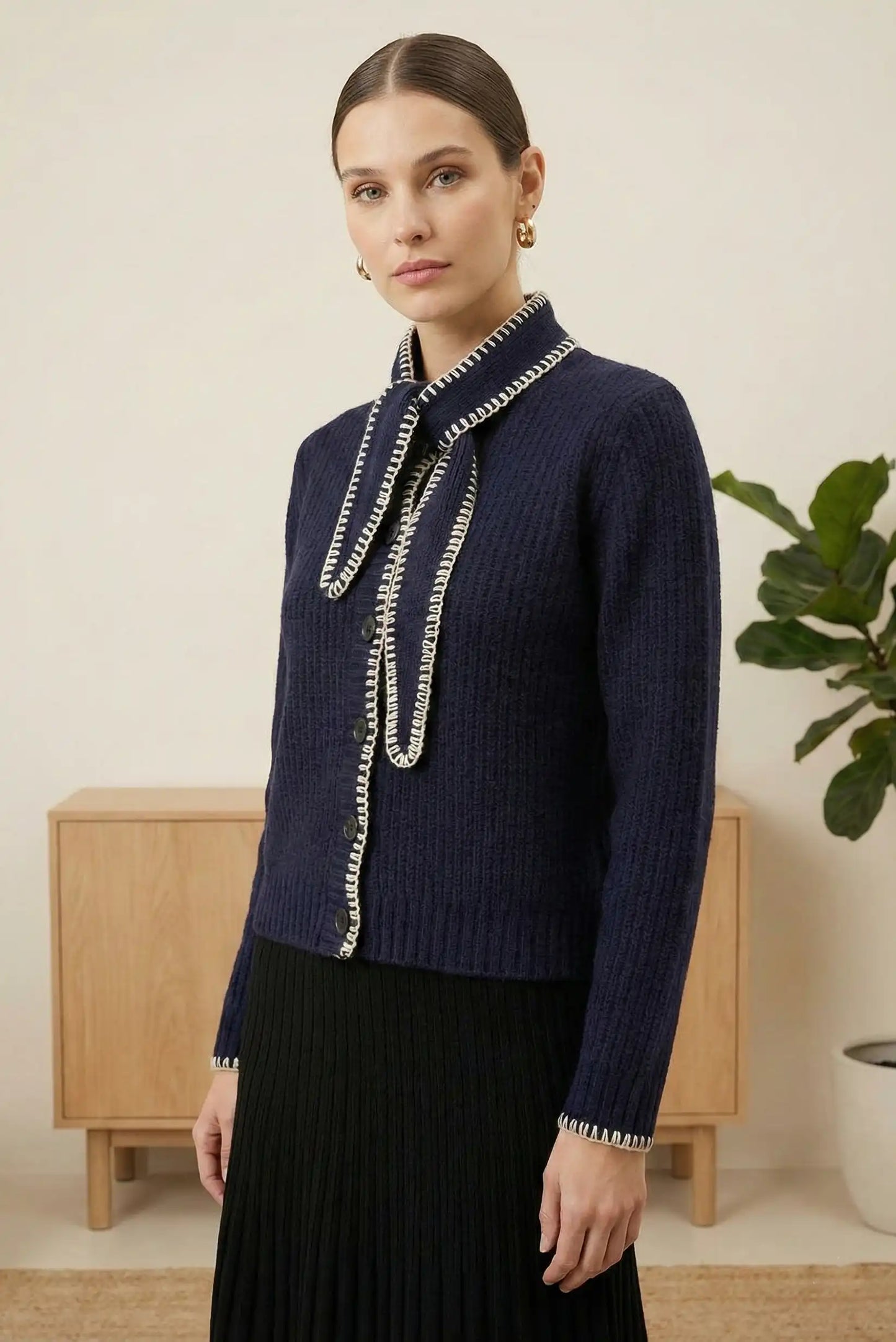 Chaqueta mujer azul marino con lazo abotonada