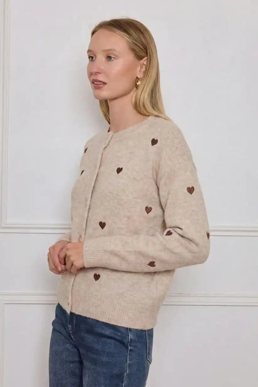 Chaqueta mujer cardigan Beige con corazones bordados marrón - CHICA del Sur