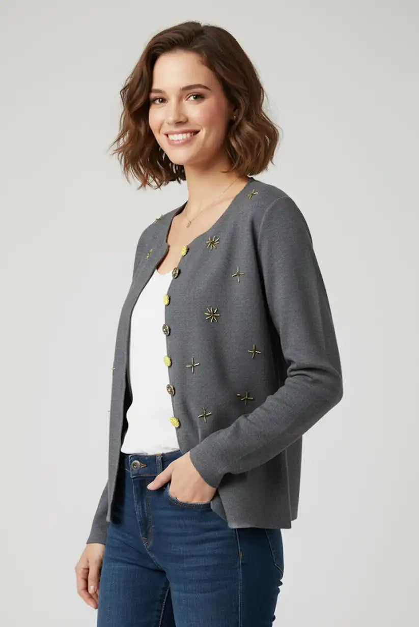 Chaqueta Mujer Gris con Detalles Dorados Elegante y Versátil