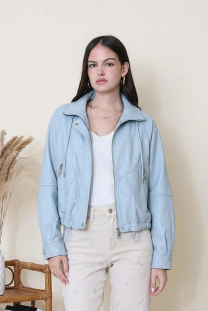 Chaqueta de polipiel azul claro para mujer, look casual de primavera