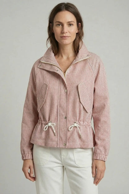 Chaqueta de mujer primavera roja con rayas finas y cordón ajustable, estilo casual.