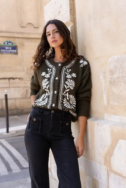 Chaqueta Verde Mujer con Bordados Florales Blancos Estilo Folk - CHICA del Sur